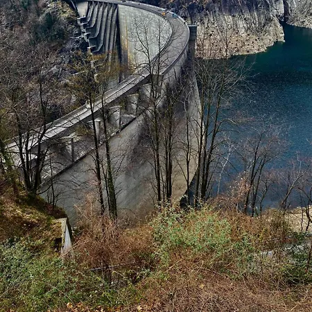 Rustico Dans Hameau Vue Verzasca Сasa de vacaciones Gordola