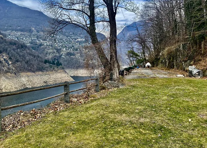 Rustico Dans Hameau Vue Verzasca 펜션 *