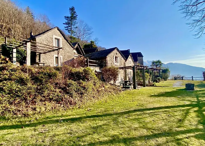 Rustico Dans Hameau Vue Verzasca
