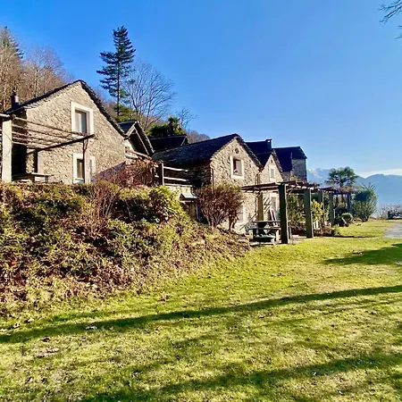 Rustico Dans Hameau Vue Verzasca